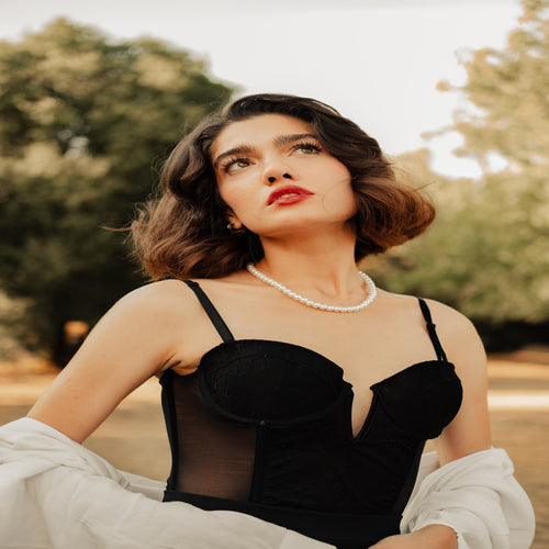 The Differences Between Bodysuits and Corsets - Kosmicos